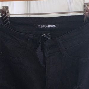 black distressed fashion nova skinny jeans